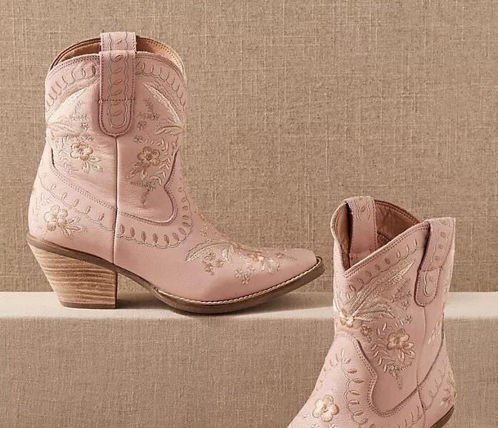 the ultimate guide pink boots for every occasion