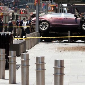 Stop Cobra Ty Oui—Steel Bollards Are Your Ultimate Defense Against Damaged Vehicles!