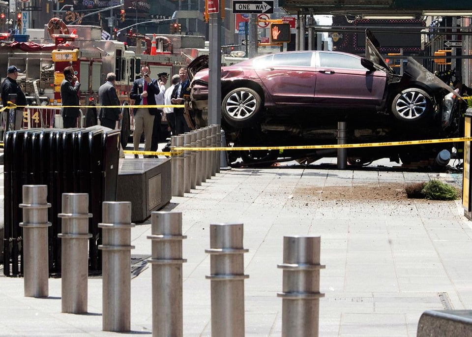 Stop Cobra Ty Oui—Steel Bollards Are Your Ultimate Defense Against Damaged Vehicles!