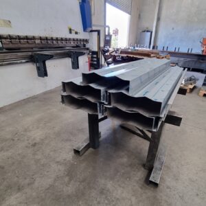 Stop Chasing Leaks: Stainless Steel Gutters That Last Forever & Save You Time And Money!