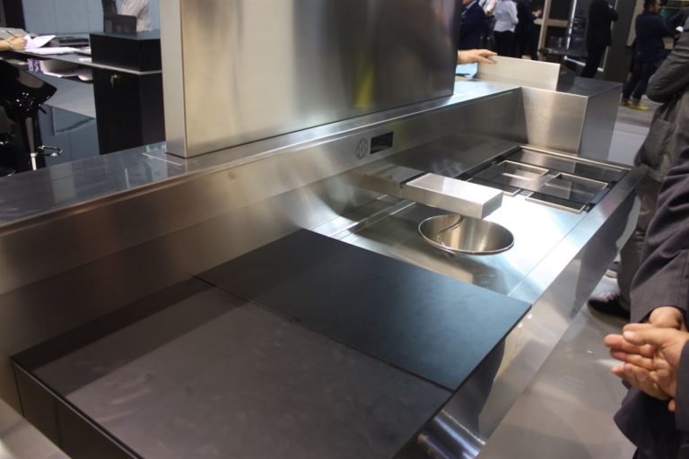 Beauty In Every Bite—How Stainless Steel Countertops Turn Ordinary Kitchens Into Showstoppers!